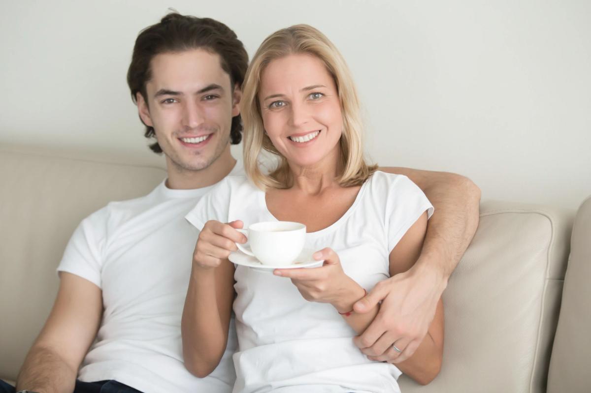 Dear Abby: My boyfriend’s friends keep trying to set him up with someone younger Dear Abby: My boyfriend’s friends keep trying to set him up with someone younger