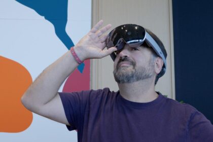 I Tried Samsung Galaxy XR: Like Apple Vision Pro for Half the Price (and Twice the AI)