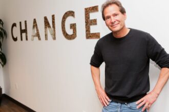Verizon Replaces CEO Vestberg With Former PayPal Chief Schulman