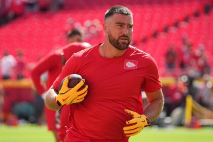 Travis Kelce scolds A.J. Brown for venting frustrations online during Eagles’ undefeated start