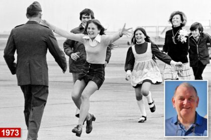 Vietnam POW seen reuniting with his family in joyous Pulitzer Prize-winning photo dead at 92