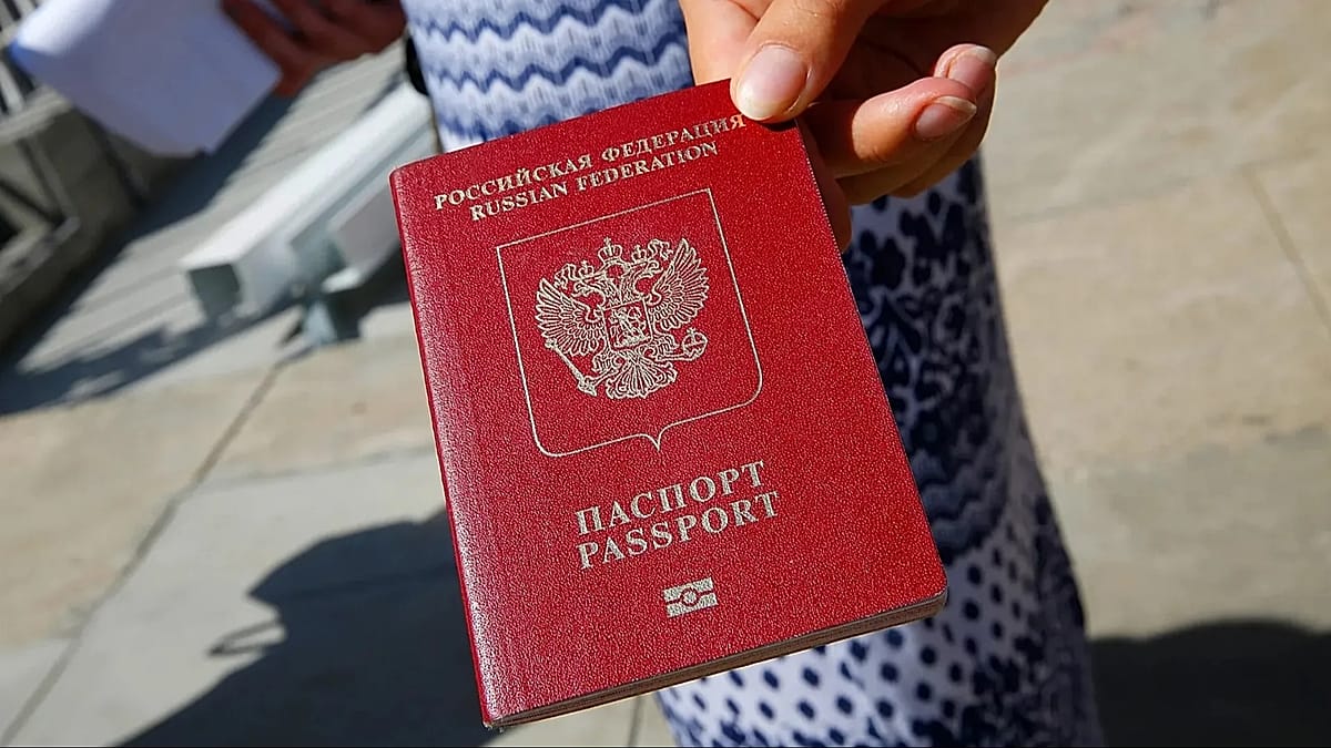 EU tightens multiple-entry Schengen visa rules for Russian citizens