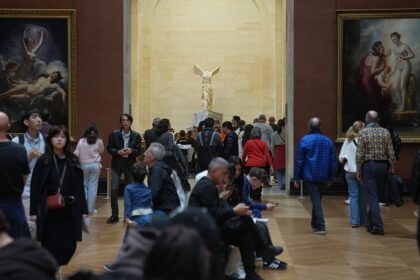 How the internet went wild for fake news about the Louvre heist