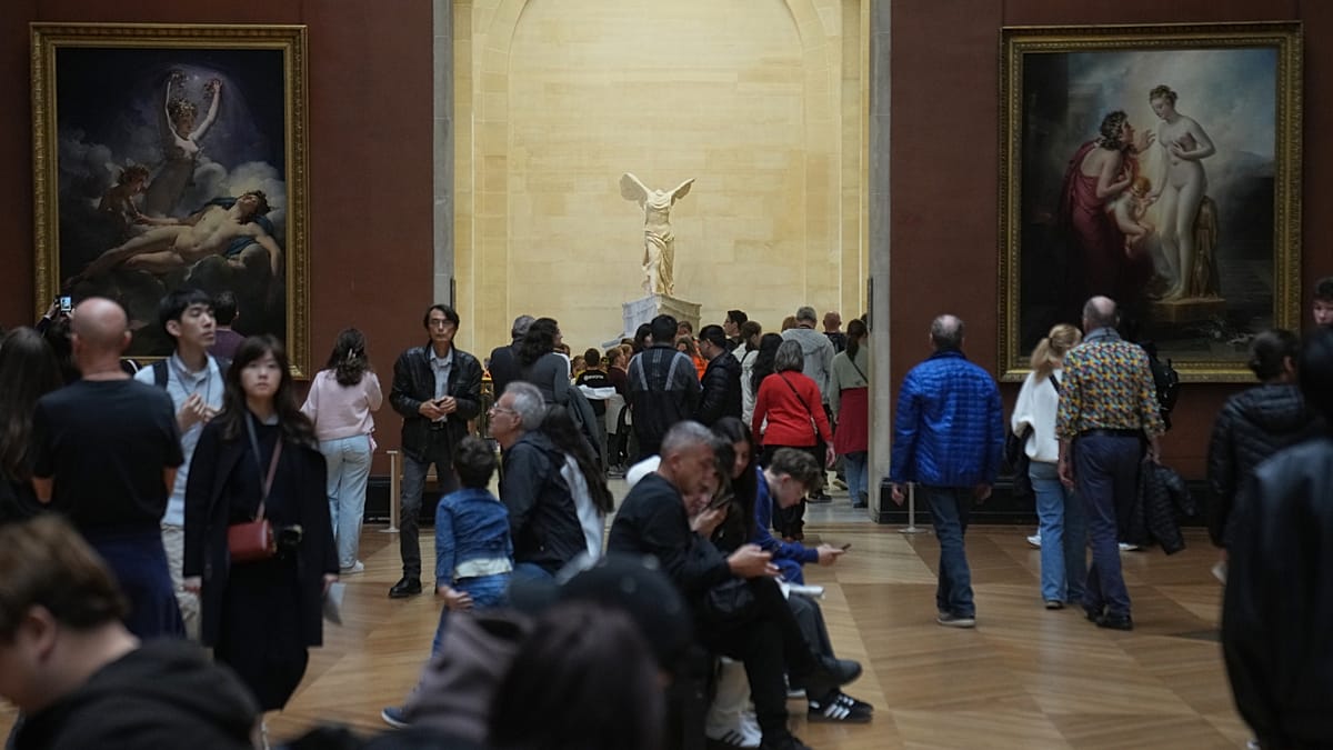 How the internet went wild for fake news about the Louvre heist
