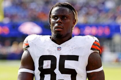 Browns tight end David Njoku elated after not being traded: ‘I ain’t f—ing leaving’