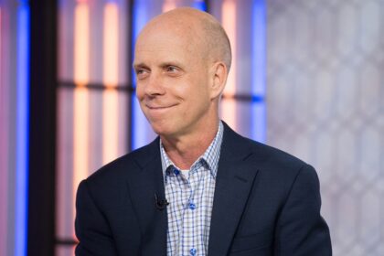 Olympic gold medalist Scott Hamilton opens up about brain cancer fight, bringing hope with annual fundraiser