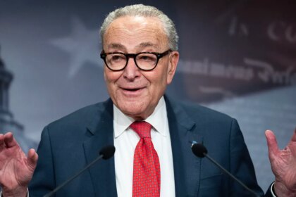 Senate Democrats cave, open path to reopening government