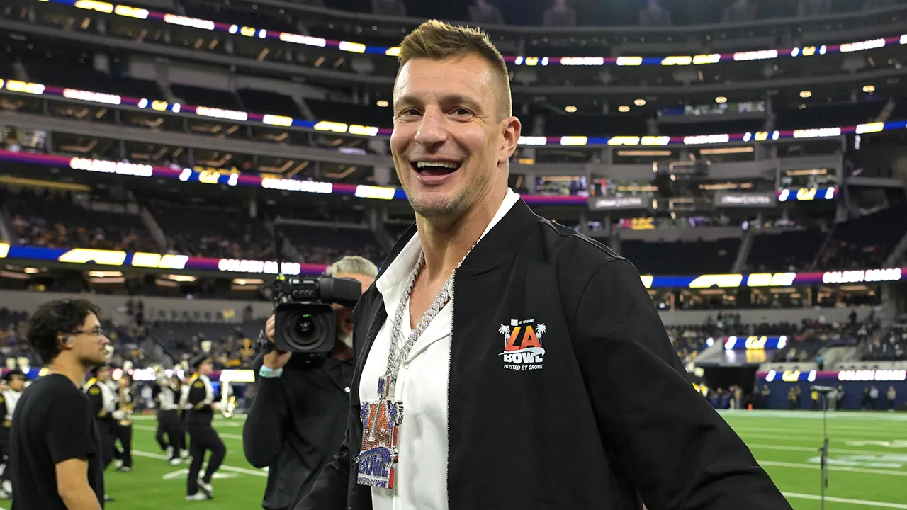Rob Gronkowski to officially retire from NFL with ceremonial one-day Patriots contract signing