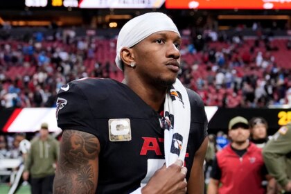 Falcons quarterback to miss rest of season due to ACL injury