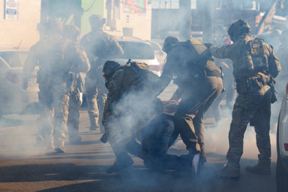 Appeals court blocks order limiting immigration agents’ use of force in Chicago