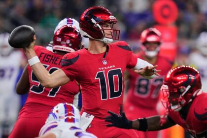 Texans upset Bills to shake up AFC playoff picture
