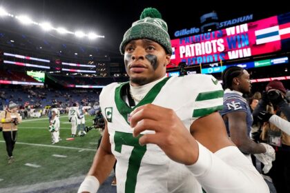 Jets quarterback Justin Fields offers blunt reaction to benching