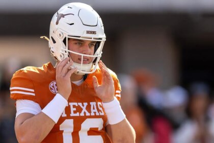 Arch Manning makes Texas football history in Longhorns win over Arkansas