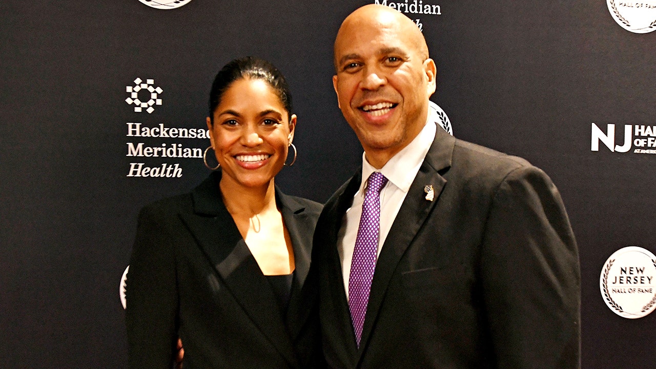 Sen Cory Booker marries fiancé Alexis Lewis in intimate DC ceremony