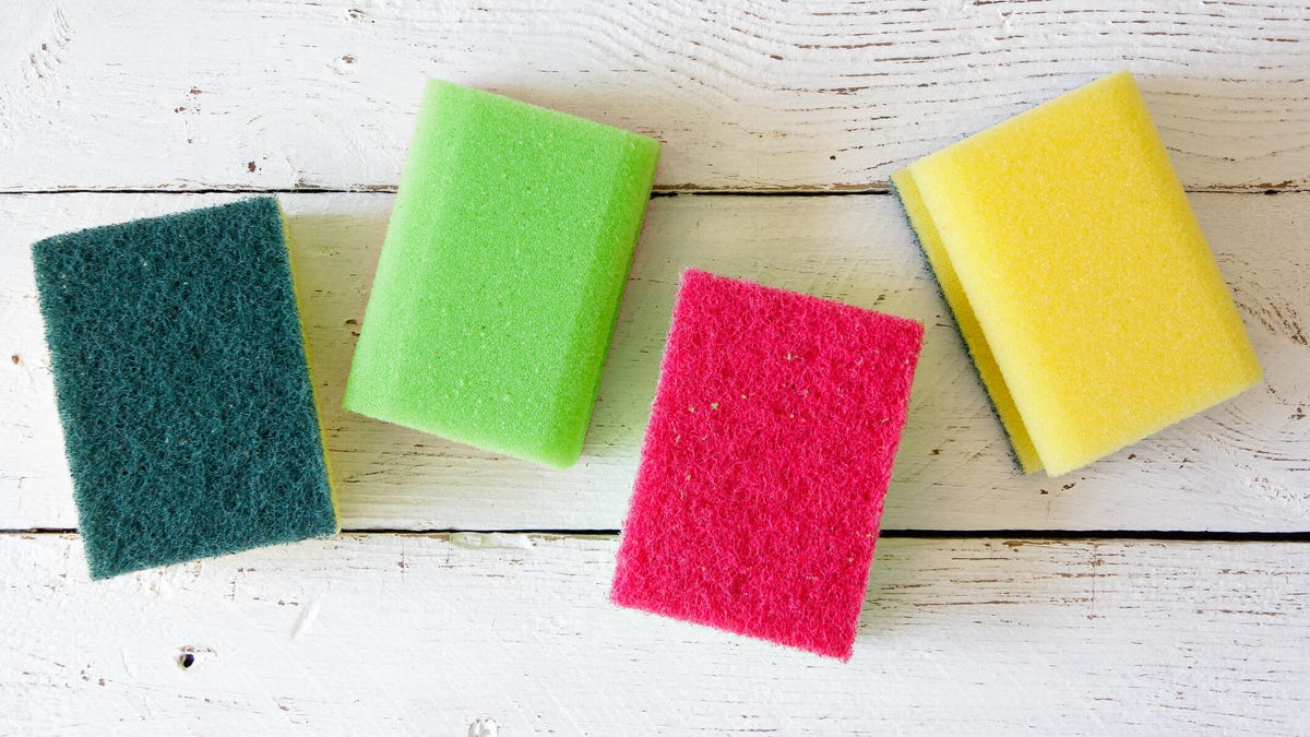 The Genius Reason Sponges Come in Different Colors — and What Each One Means