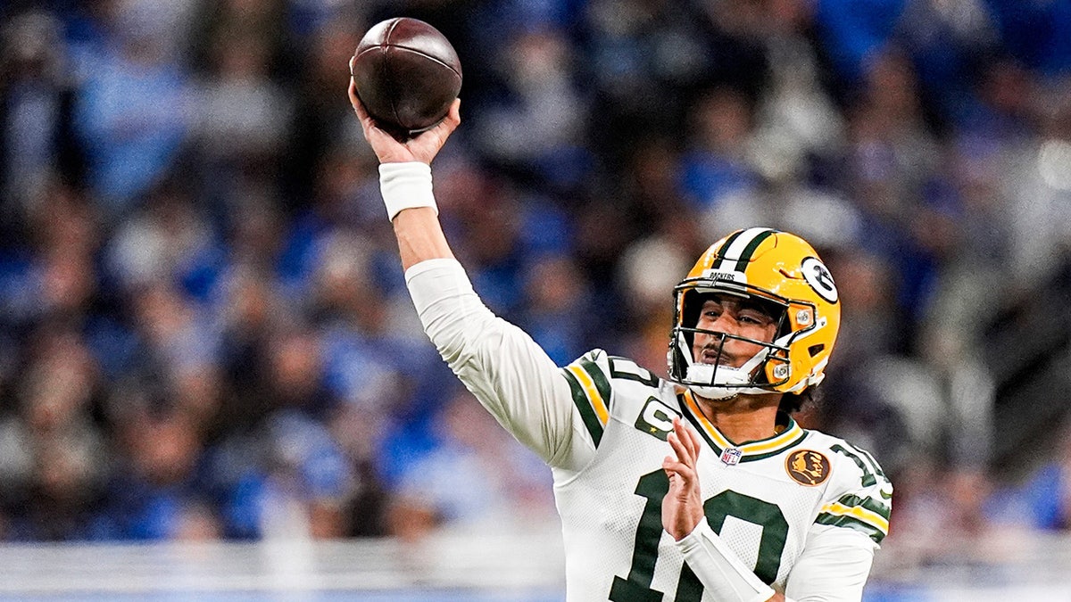 Jordan Love throwing the ball.