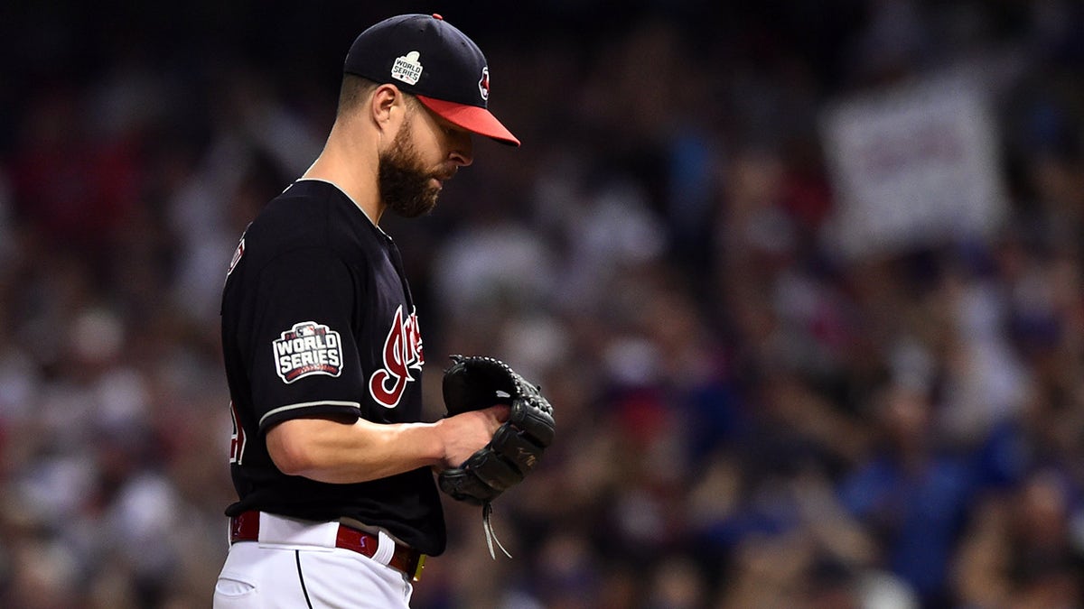 Corey Kluber leaves the mound