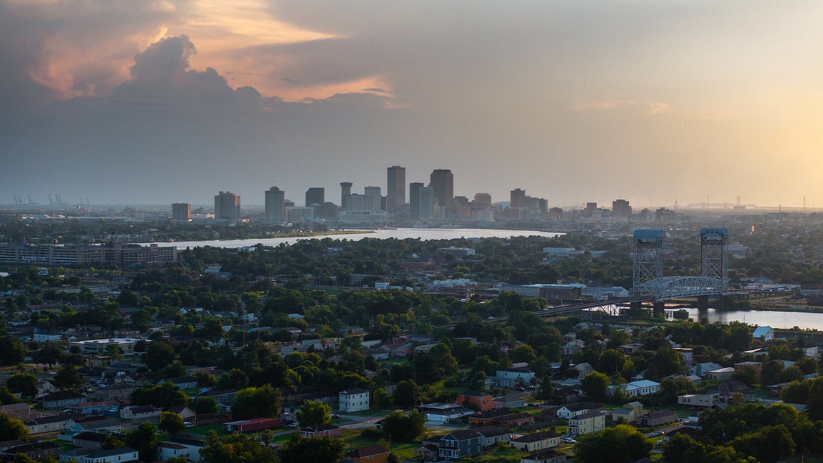 skyline of new orleans on cloudy day