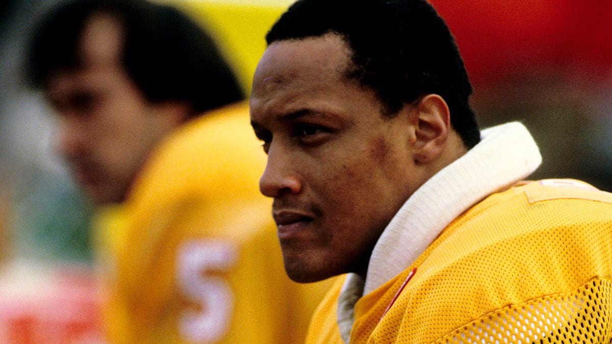 Keith Browner on the bench against the Colts