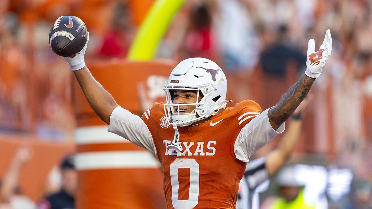 DeAndre Moore Jr celebrates a score