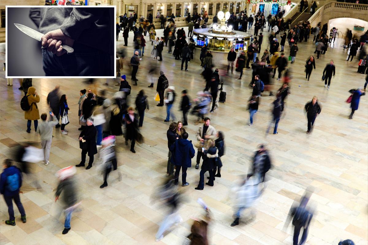 Man and teen boy stabbed in separate subway attacks in Midtown: cops