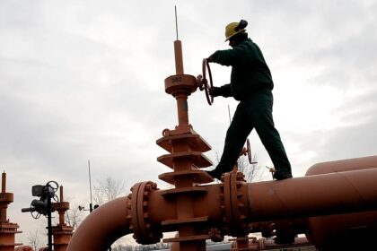 EU lawmakers backed end of Russian gas imports by 2027