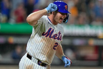 Orioles sign star slugger to record contract: reports