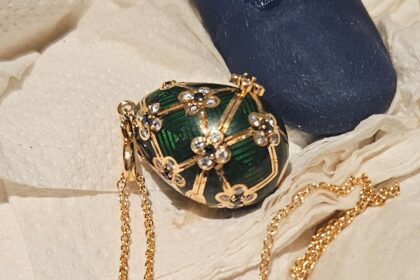 Police wait six days for suspected thief to naturally pass stolen K Fabergé pendant