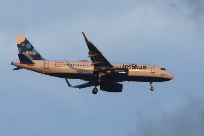 JetBlue pilot calls Air Force near-miss ‘outrageous’ after tanker crosses flight path