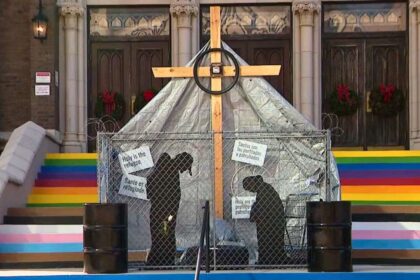 Texas church depicts Holy Family in cage wrapped in barbed wire in nativity display