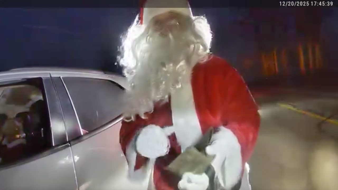 Santa with CCW gets pulled over, tells Ohio deputy ‘you got to protect yourself’ during festive traffic stop