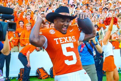 Texas’ top running back to enter transfer portal