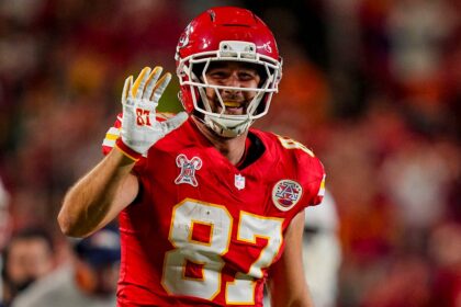 NFL legend makes bold Travis Kelce prediction as Chiefs star mulls future