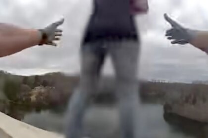 Tennessee officers rescue woman considering jumping from bridge on day after Christmas