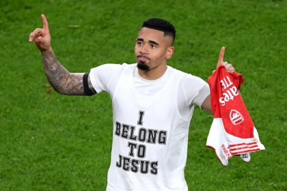 Premier League soccer star unveils faithful message after scoring first goal in nearly a year after ACL injury