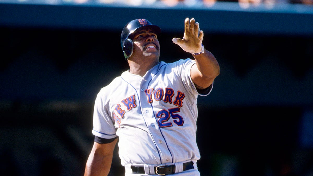 New York Mets right fielder Bobby Bonilla in action at the plate against the Florida Marlins at Dolphin Stadium during the 1999 season.