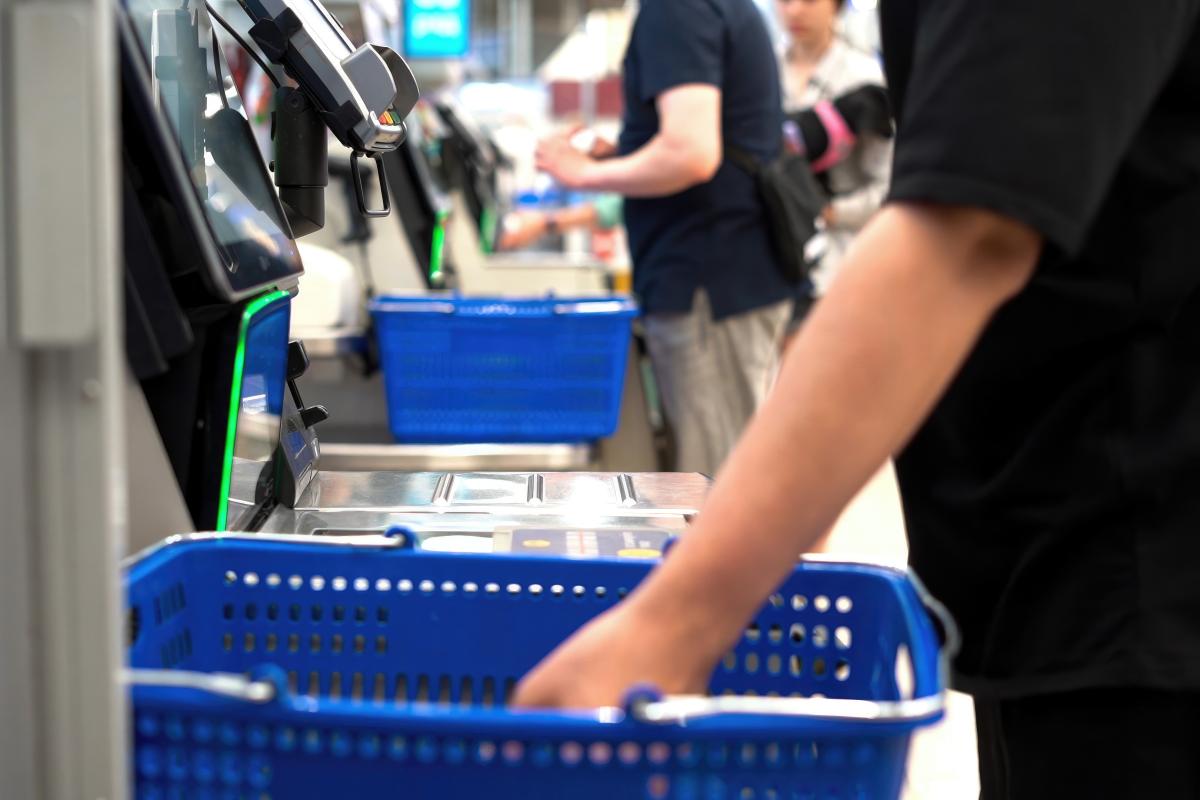 Wealthy Americans are more likely to steal from self-serve checkouts: report
