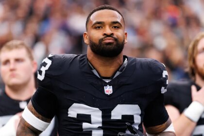 Raiders’ Jamal Adams, Giants’ Jameis Winston get in screaming match during heated moment on sideline