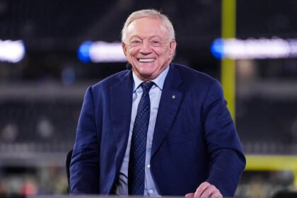 Jerry Jones reveals dressing like Santa Claus for Cowboys players before Christmas Day victory over Commanders