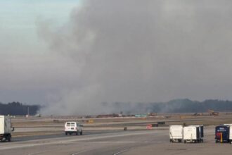 Engine failure forces Tokyo-bound United Airlines flight to return to DC-area airport