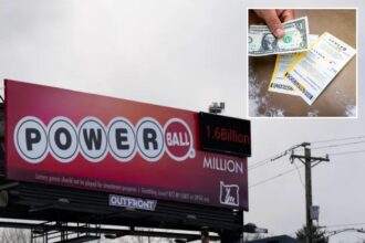 Powerball jackpot soars to .7 billion after another night with no big winner