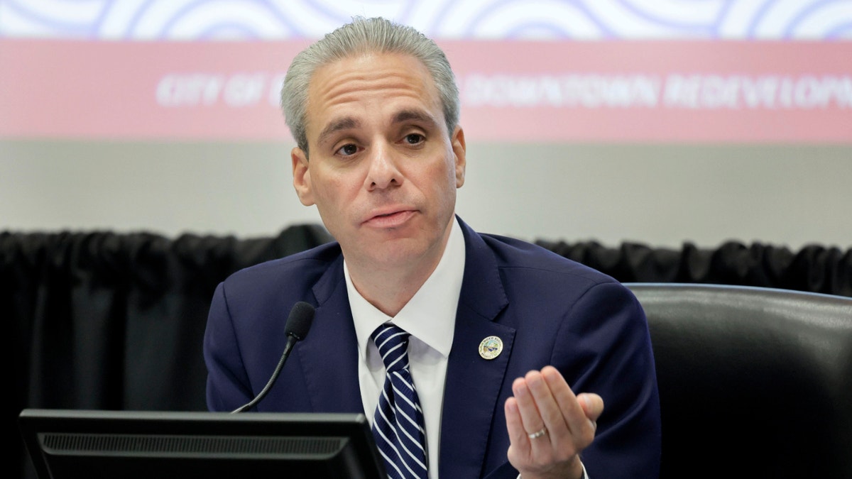 Boca Raton mayor Scott Singer