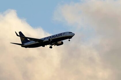 MEPs back three-hour deadline for delayed flight compensation