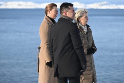 Newsletter: EU mulls retaliation but favours diplomacy over Greenland