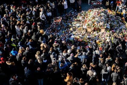 Hundreds march in silence to honour Crans-Montana fire victims