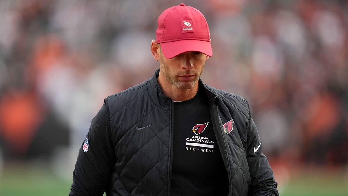 Jonathan Gannon leaves the field