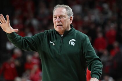 Tom Izzo explodes on former Michigan State player in wild scene: ‘What the f— are you doing?’