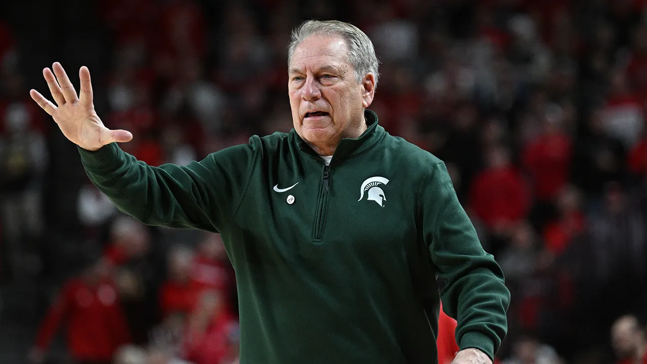 Tom Izzo explodes on former Michigan State player in wild scene: ‘What the f— are you doing?’