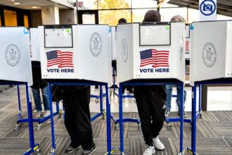 Record number of Americans identify as political independents, rejecting 2 major parties, poll finds