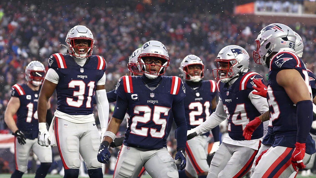 Patriots return to AFC Championship after forcing 5 Texans turnovers in heavy wintry mix
